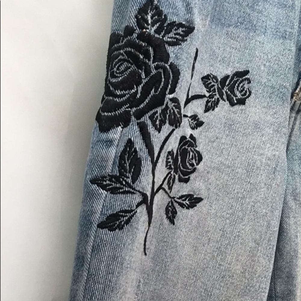 PacSun Floral Embroidered Distressed Denim Mom Jeans Elevated Modern Style - Picture 4 of 10